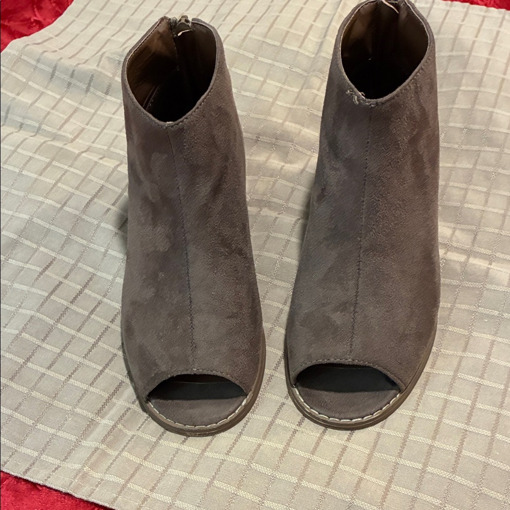 JG Elegant Taupe Peep-Toe Ankle Boots